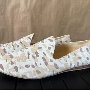 TOMS Darcy flat honey beige camo 9.5